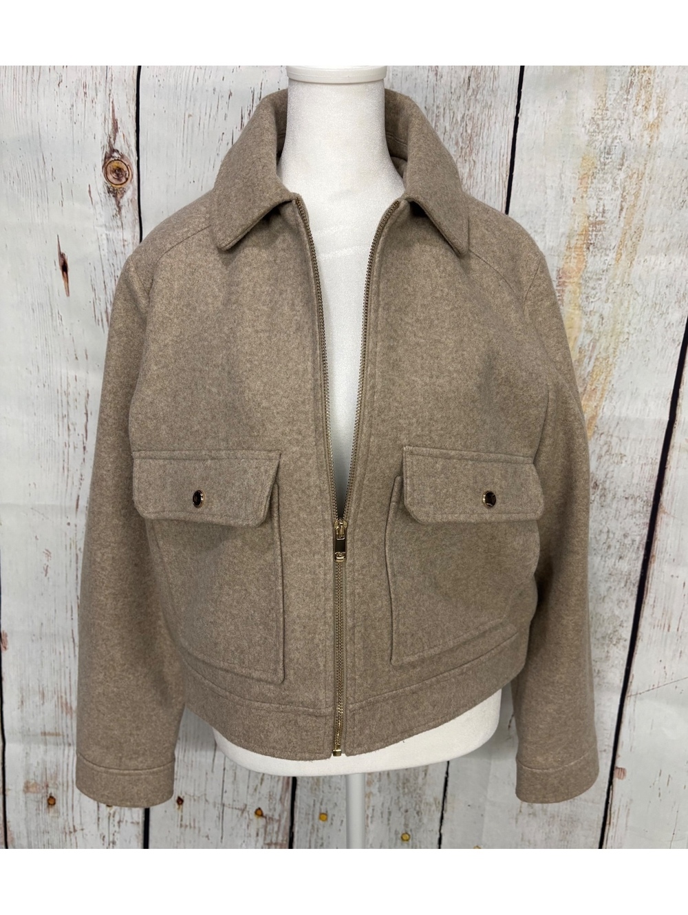 Zara Women’s Beige Soft Zip-Up Cropped Jacket with Gold Buttons Size L EUC
